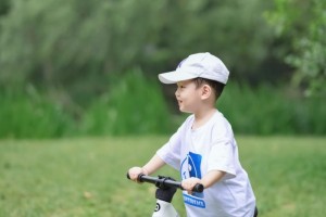 儿童滑步车，孩子成长发育中不可或缺的运动